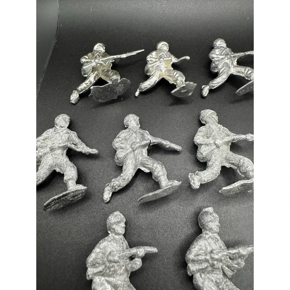 Lot Of 17 Vintage 1940 Metal Army Men -‎ 2